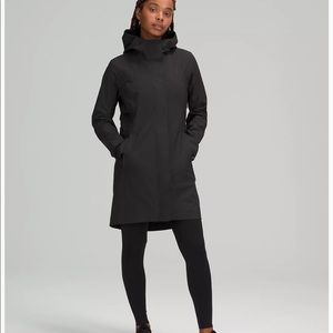 Lululemon rain rebel jacket size 4 black color
